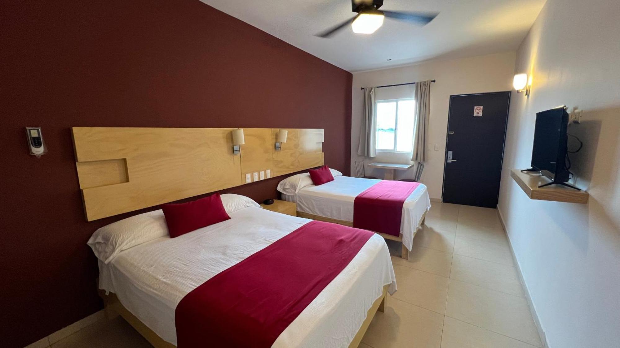 Nova Hotel Cadereyta Jimenez Екстер'єр фото