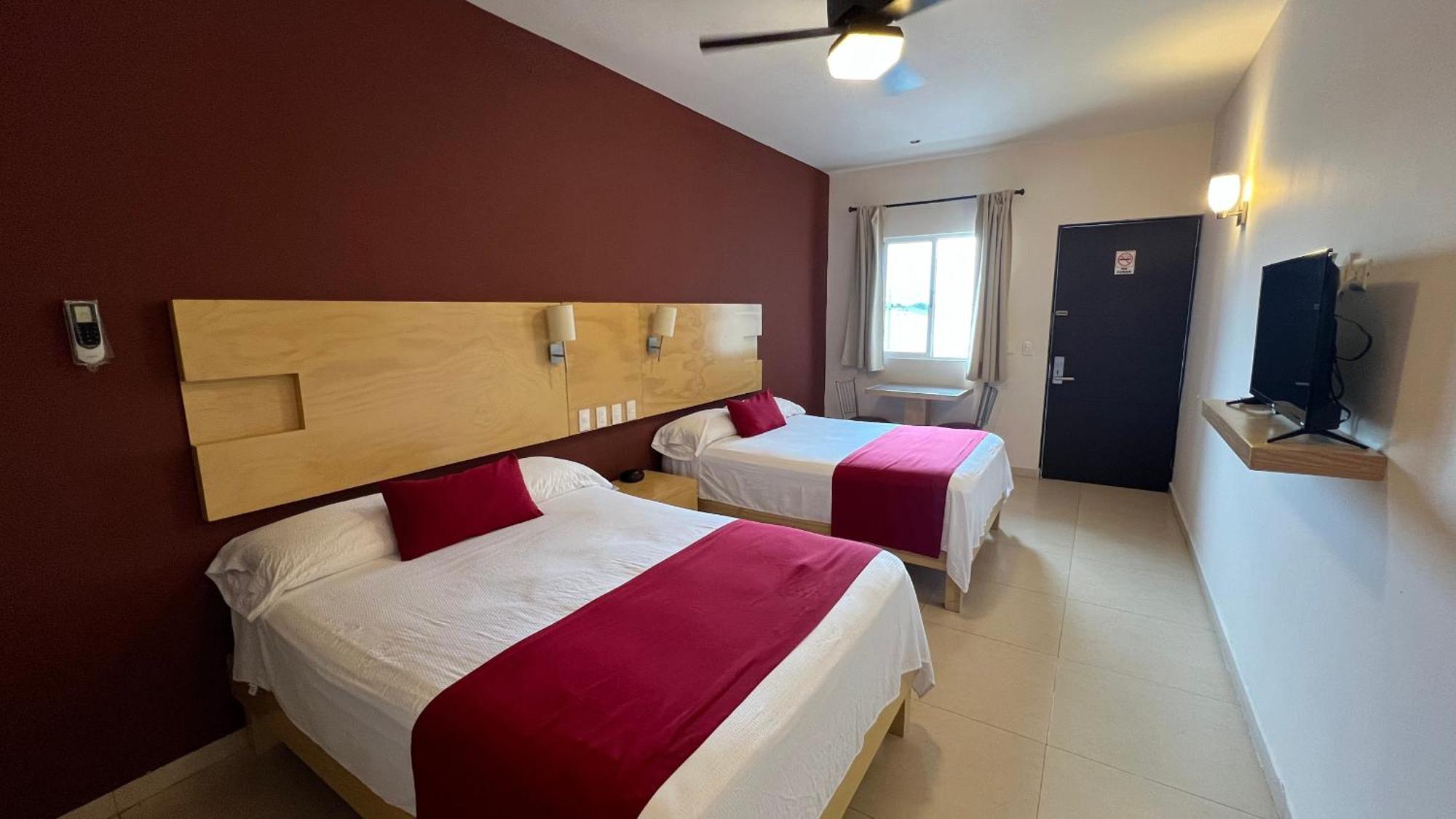 Nova Hotel Cadereyta Jimenez Екстер'єр фото