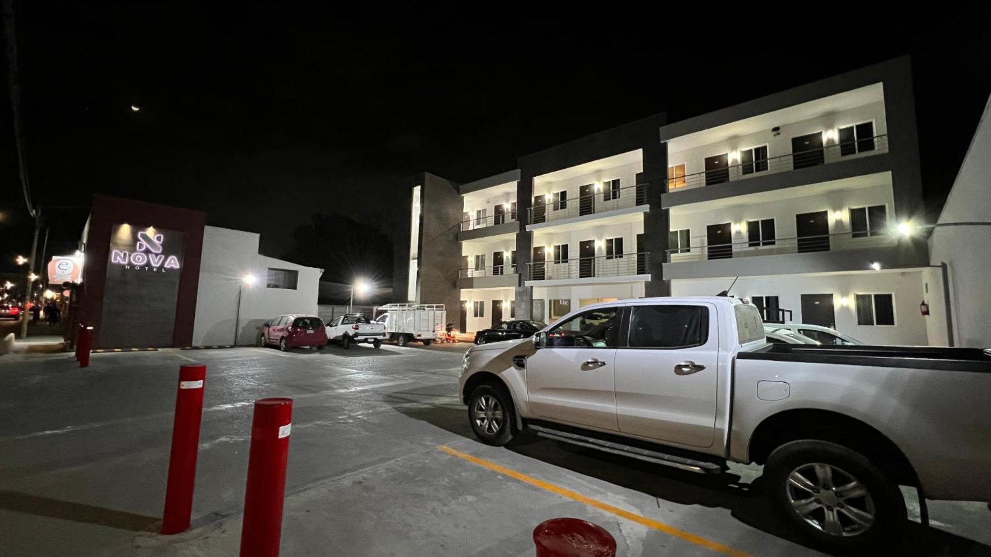 Nova Hotel Cadereyta Jimenez Екстер'єр фото