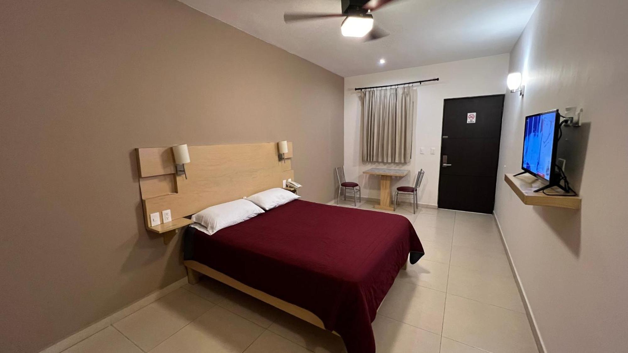 Nova Hotel Cadereyta Jimenez Екстер'єр фото